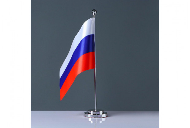 Флаг России настольный 15*22см ,флагшток-33см